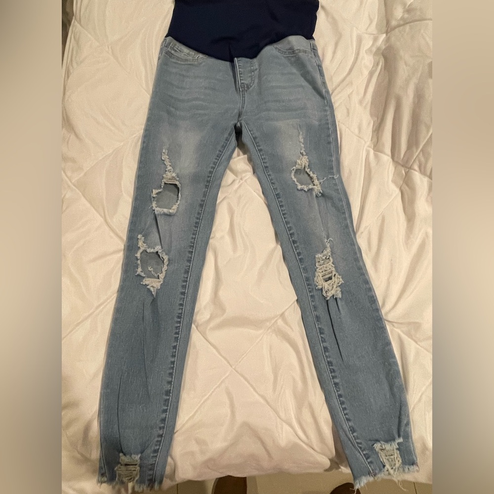 Light blue distressed maternity jeans- shein small NEW
